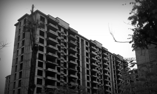 房企瞄上新业务 各地烂尾楼或将“起死回生”