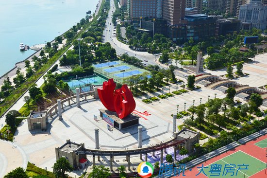 站在高处看风景,感叹,这一路,实在不易.