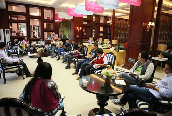 新乡绿都置业就新项目温莎城邦入市举行媒体见