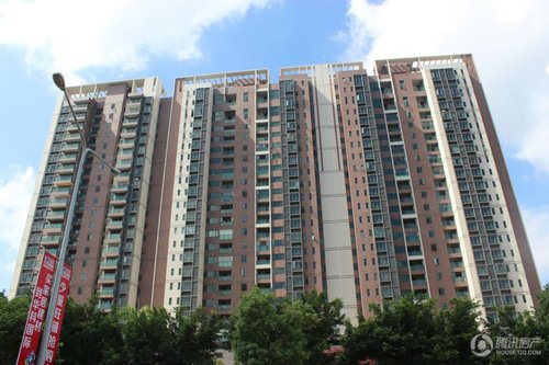 金景园·金湖翡翠价格:均价 5800元/平方米物业类型:住宅 楼盘