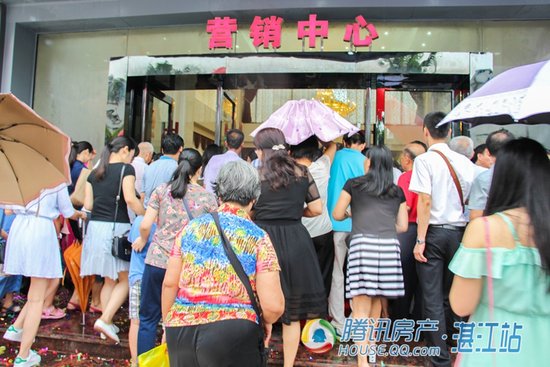 尊享城央核心臻品 荣基·财富广场营销中心5.28耀世开放