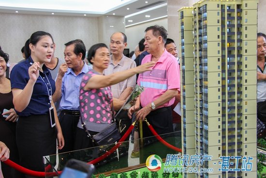 尊享城央核心臻品 荣基·财富广场营销中心5.28耀世开放