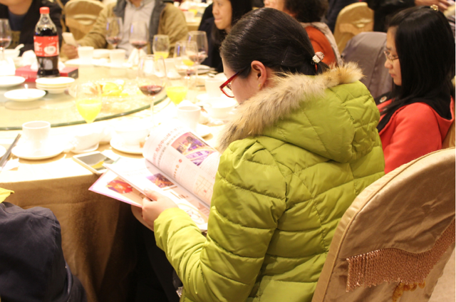 讯房产网友答谢宴顺利举办 网友直接下定特价房