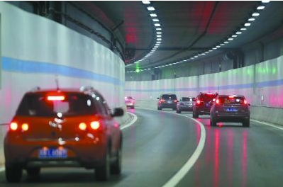 南京扬子江隧道开通19个月 日均车流量11万辆