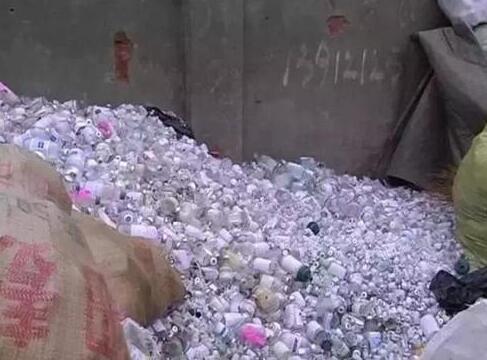 扬州一废品回收站 私藏大量医疗垃圾被举报