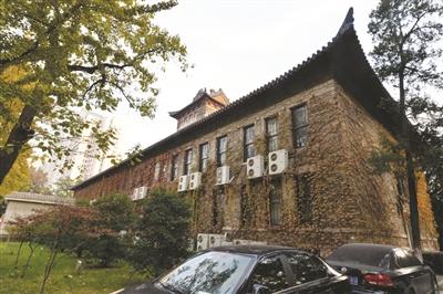 难民收容所关闭 齐兆昌义务讲课保留金大学脉