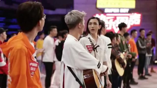 王思聪都搞不定的陈粒 被18岁 小王菲 一嗓子搞