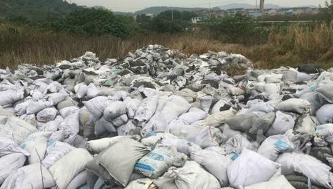 无锡近百吨炼铝废料倾倒常州 两地环保部门调查中