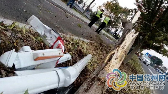 常州一吸毒男遇检查做疯狂举动 开报废车撞击