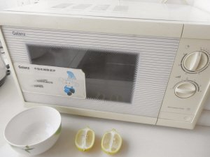 网传柠檬水可清洁微波炉 实验证明能去油渍
