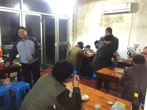 苏州太湖畔“深夜面馆”火爆 只有晚上营业