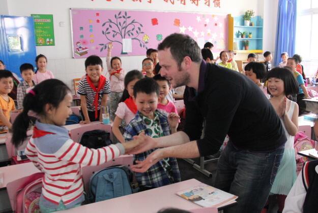 中国打击水平低劣的英语教师 低水平外教不好