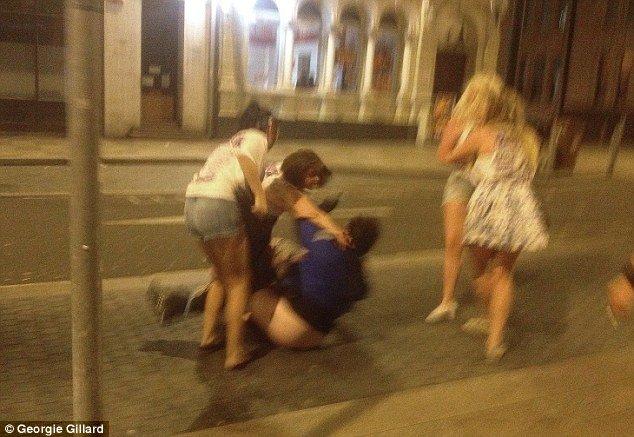 【吐槽+】喝醉了你也能扒男生裤子_地方站_腾讯网