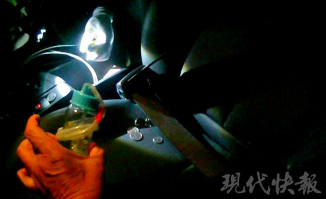 镇江宝马司机酒驾毒驾无证驾驶 还差点撞上交警
