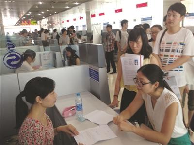 大学生求职首选苏州等二线城市 期望月薪趋理性