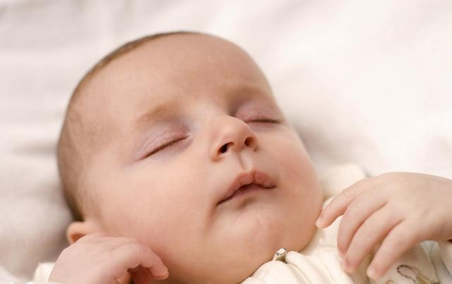 宝宝睡眠时常有惊跳怎么办?六招帮你搞定