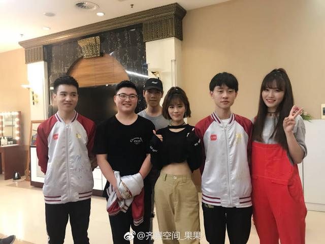 RNG参加《天天向上》录制完成 娱乐圈与电竞