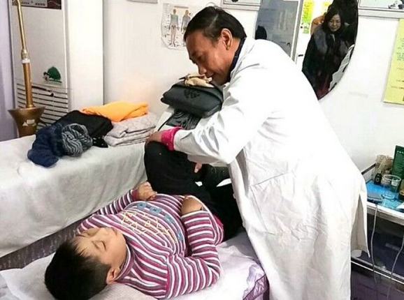 多方伸援手 如皋绝症少年扔掉双拐重获新生