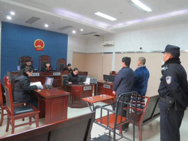 90后两男子用弹弓打汽车玻璃 12天盗取财物64次