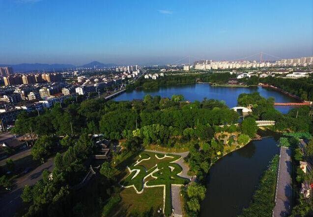 1350平方米巨型禅字亮相江苏镇江金山景区