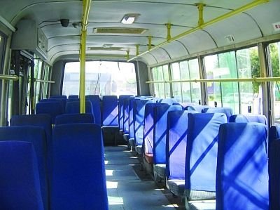 南京312路公交车换上清一色沙发软座引市民称