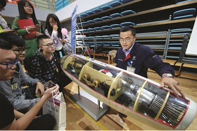 南航大学生仿制“龙虾眼” 可用于太空探测