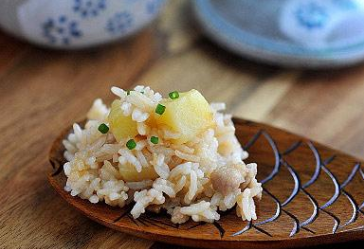 土豆主粮化不现实?不妨先用土豆焖饭来过渡
