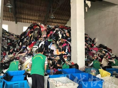 你捐到旧衣回收箱的衣服去哪了?真相是这样