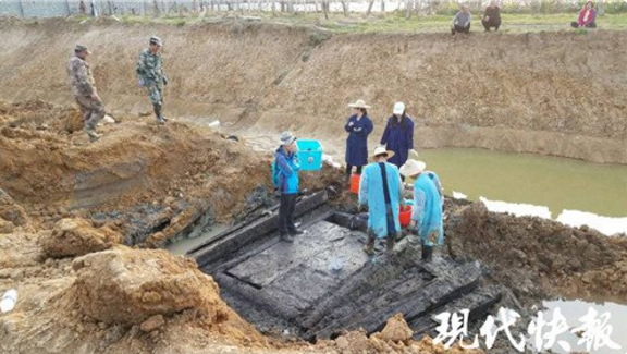 连云港发现汉代古墓 挖掘工作仍在继续