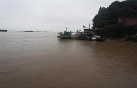 洞庭湖水位超警戒成抗洪主战场 至少有六省发