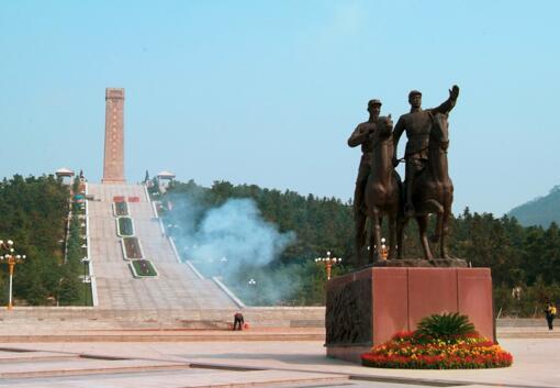 句容市宁杭南路与水阳巷的交叉口(句容汽车站北边300米处)坐句容113