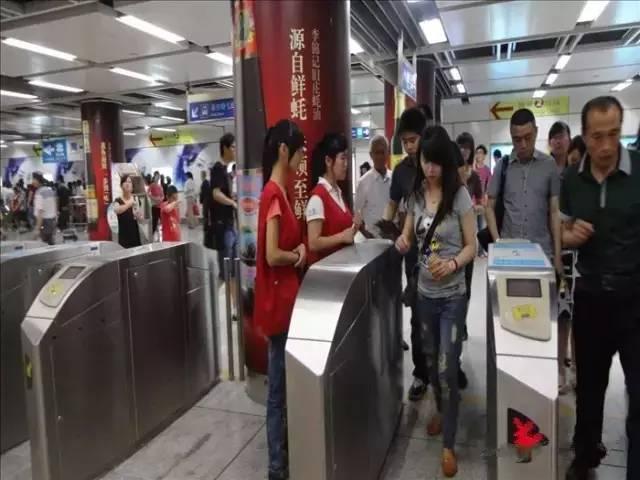 南京12项福利将出台 4号线17座车站主体完工