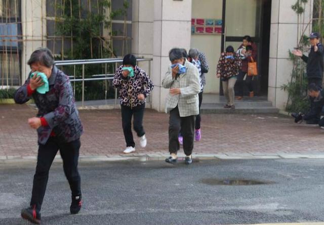 苏州金阊新城开展119消防应急逃生救援演练