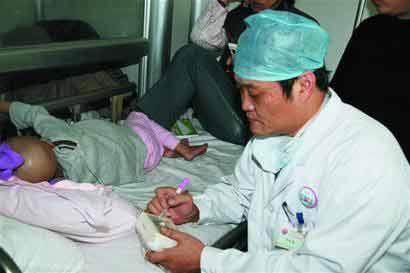 <em>六个月</em>大<em>婴儿</em>患癌<em>头发</em>掉光 家装污染成元凶_地