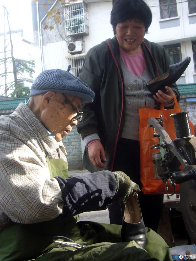 【南京老行当】之--最老的传统手艺修鞋匠