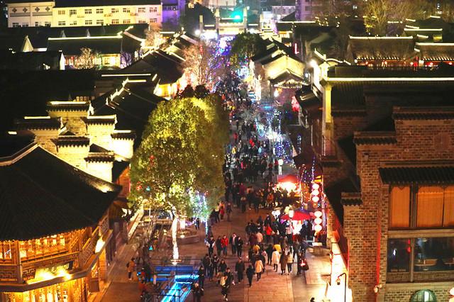 南京中华门城堡上看南京夜色别样美