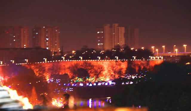 南京中华门城堡上看南京夜色别样美