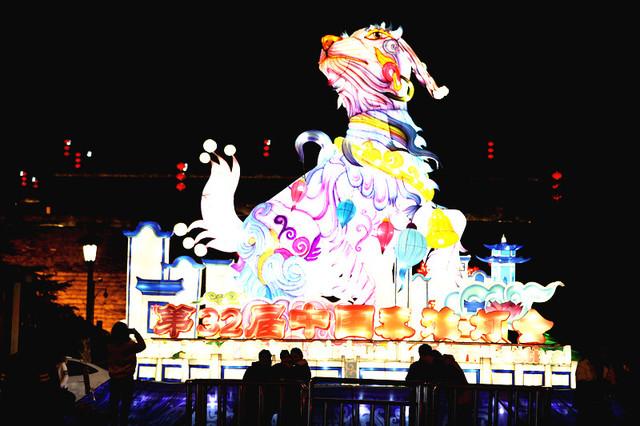 南京中华门城堡上看南京夜色别样美