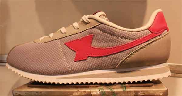 泰州一高考生买特步鞋 母亲嫌叉号标识换耐克