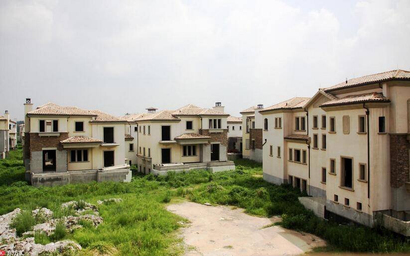 中国最大别墅群烂尾