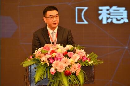 中梁地产集团董事长杨剑在中国指数研究院华东百强企业研究成果发布会