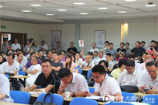 16亿新地王诞生!中梁5912元\/㎡楼面价竞得秀湖