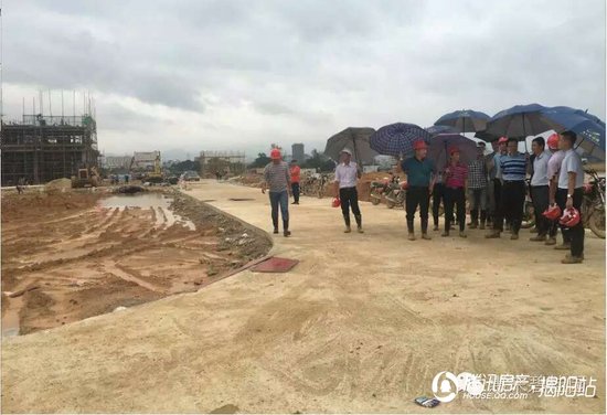 揭阳市惠来贝县长一行冒雨视察惠来碧桂园施工