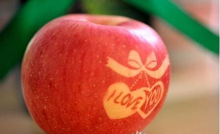 巨龙紫金玉澜圣诞感恩回馈:一万个苹果空降金华_频道-金华_腾讯网