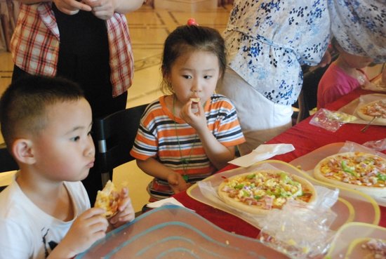 海尔绿城全运村缤纷披萨DIY美食节