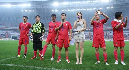 众星捧悦,中国明星足球队齐聚银丰·悦珑府