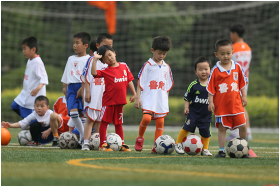 6月25日鲁能泰山俱乐部少年足球夏令营报名 火