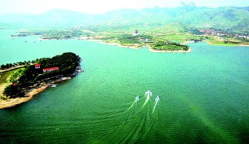 去雪野湖游玩,成为不少济南市民周末出行的选择.