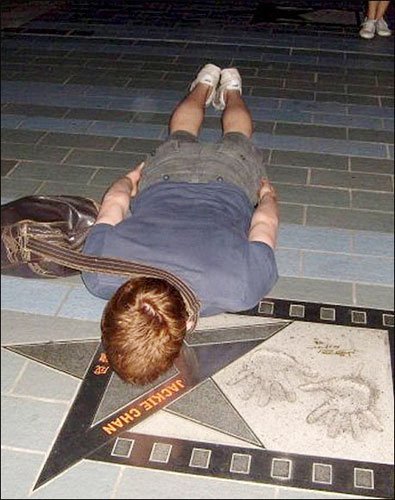 的恶搞行为和装死游戏 - 绝对灌水 - 香港大学中