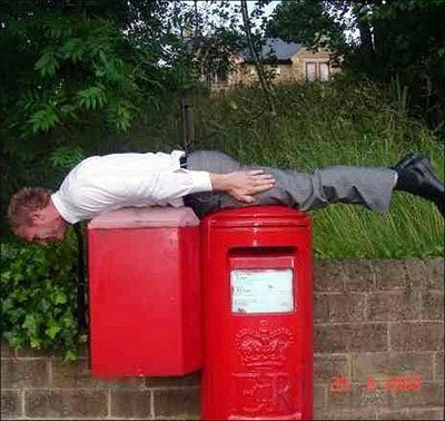 的恶搞行为和装死游戏 - 绝对灌水 - 香港大学中